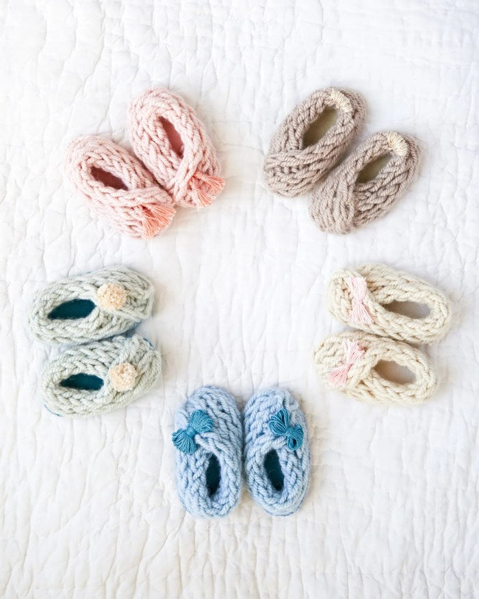 Baby Booties «« Finger Knitting Projects from Knitting Without Needles by Anne Weil