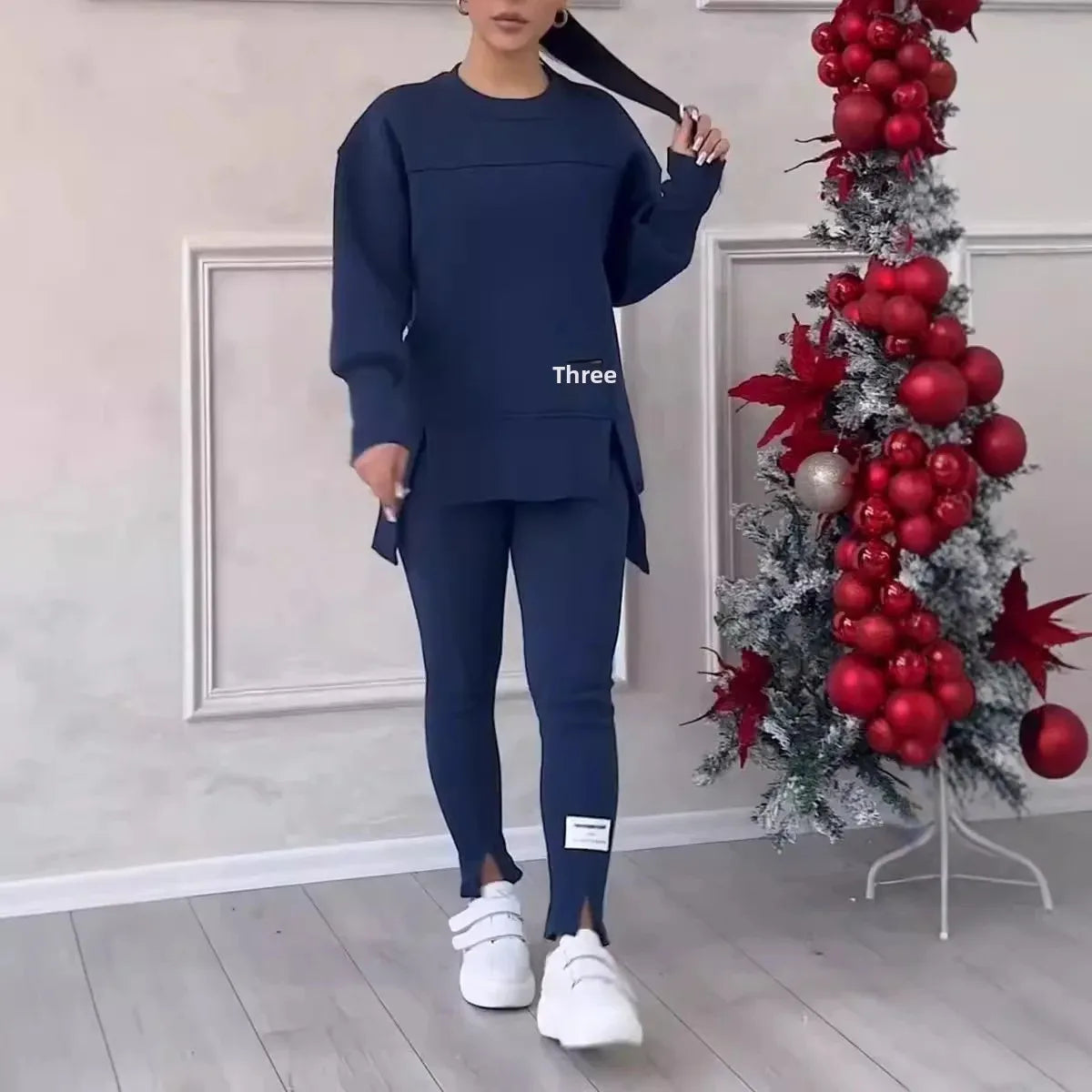 Conjunto Feminino AllureFit™ em Moletom Premium com Legging com Fenda / Estilo Moderno e Leveza para o Seu Dia a Dia! 4