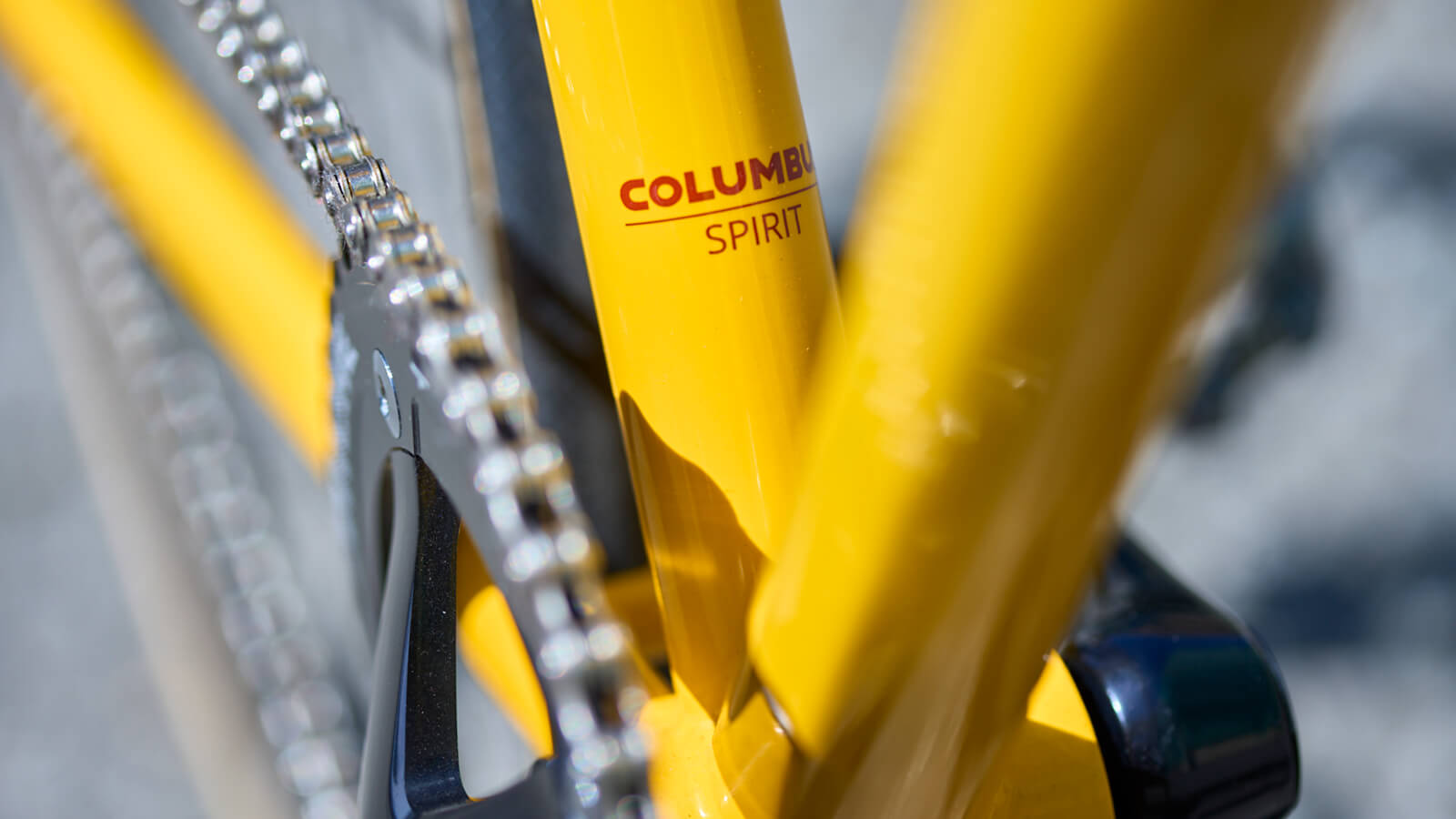 Condor Tempo in Melon, bottom bracket and Columbus spirit logo