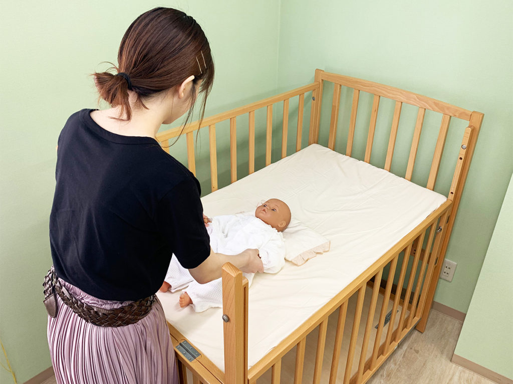 縦方向からのおむつ替えは楽な姿勢
