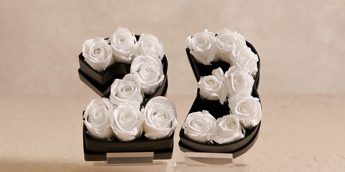 Le Mini Numbers White Eternity Spray Roses by Venus et Fleur
