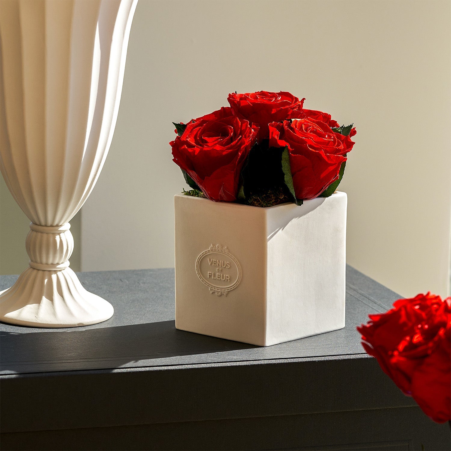 Metal Vases Glow With Luxury Eternity Flowers & Roses - Venus et Fleur®