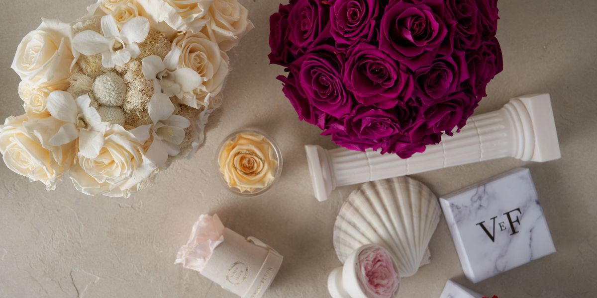 Eternity Rose Arrangements on table - Venus et Fleur