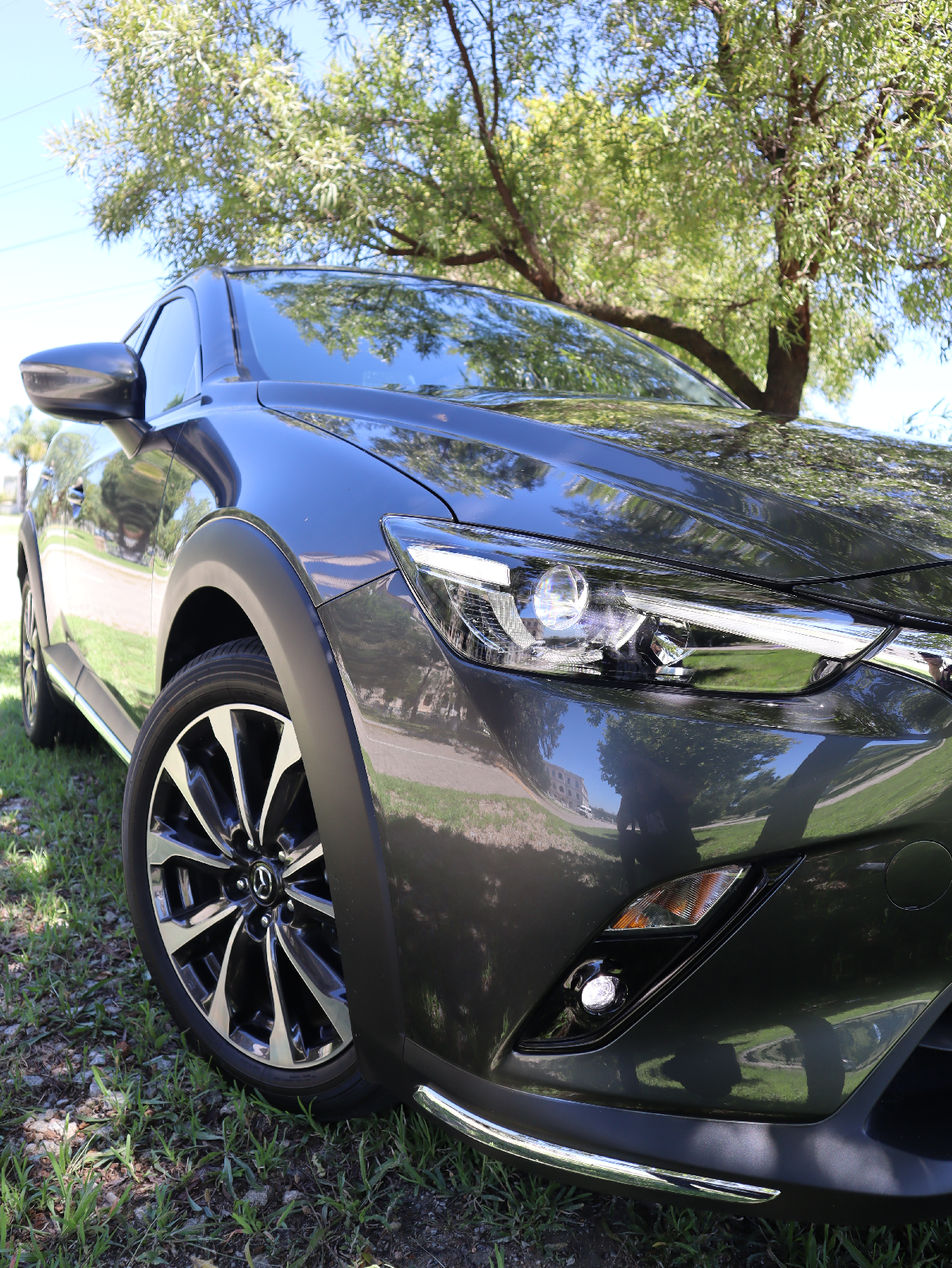 Mazda CX-3 Side and Front View