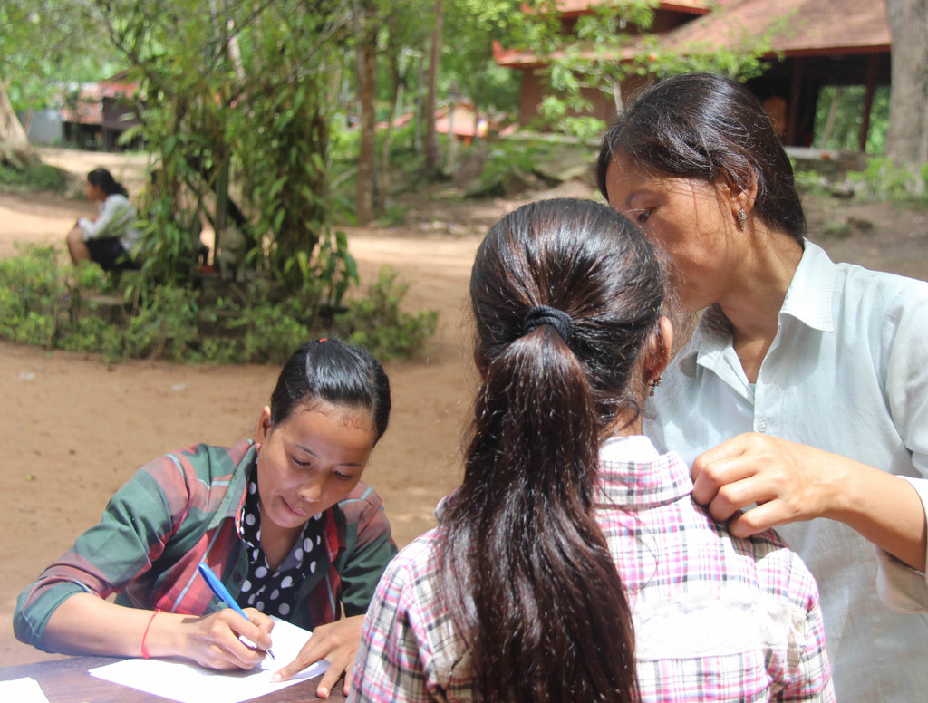 Young women at the Life & Hope Sewing School in Siem Reap, a community  project teaching disadvantaged women small business skills, Cambodia Stock  Photo - Alamy