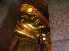 Reclining Buddha at Wat Po 4