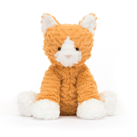 Fuddlewuddle 姜黄色猫咪毛绒玩具，有白色的爪子和鼻子