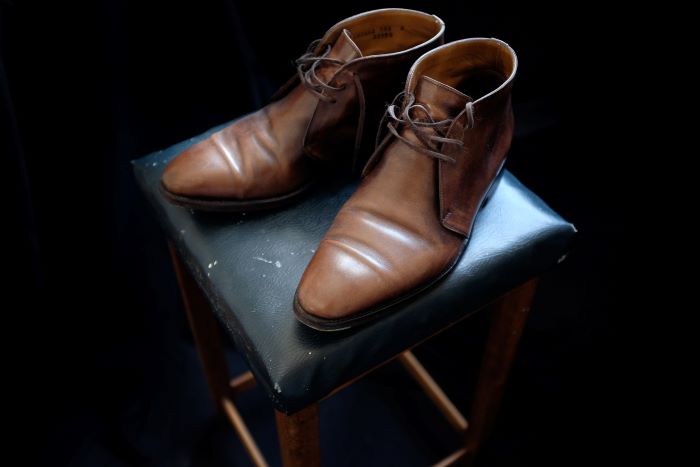 brown leather chukka