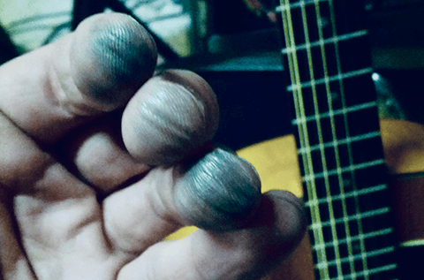 Rusty Frets and String Darken player fingers