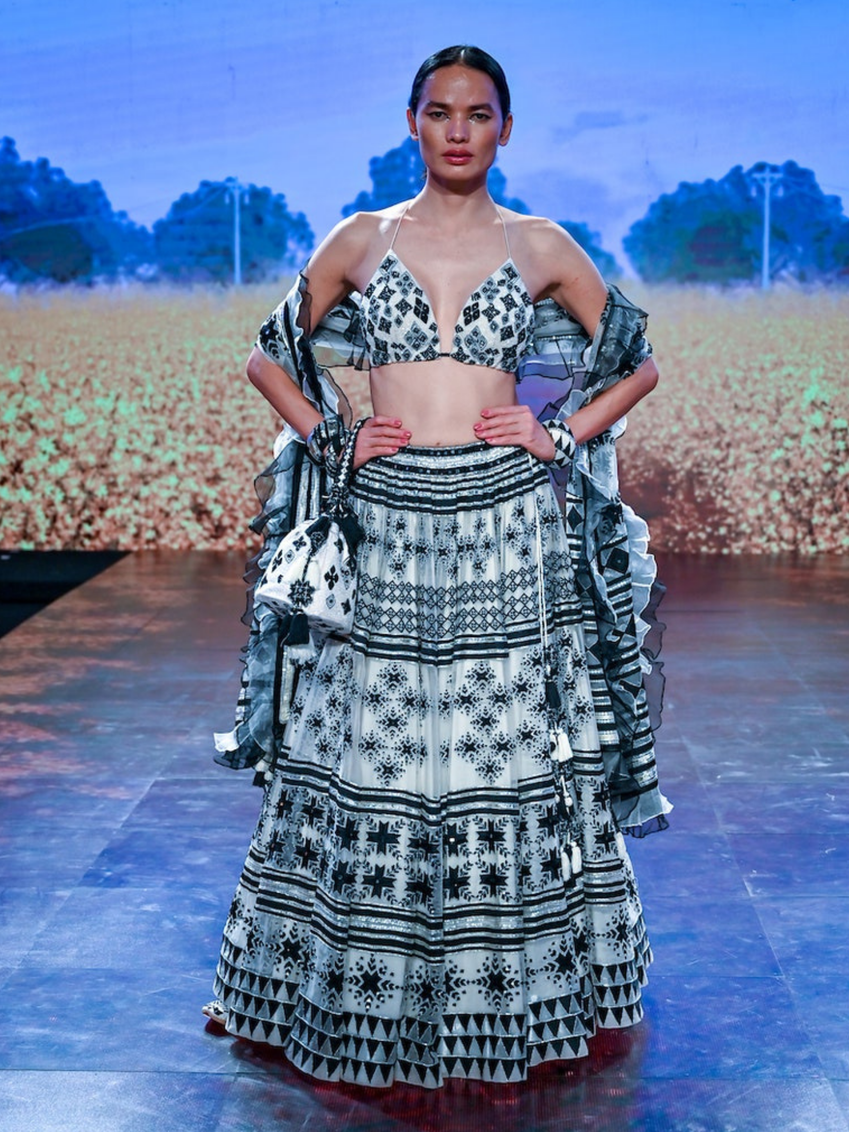 Sukriti & Aakriti at Lakmé Fashion Week 2020