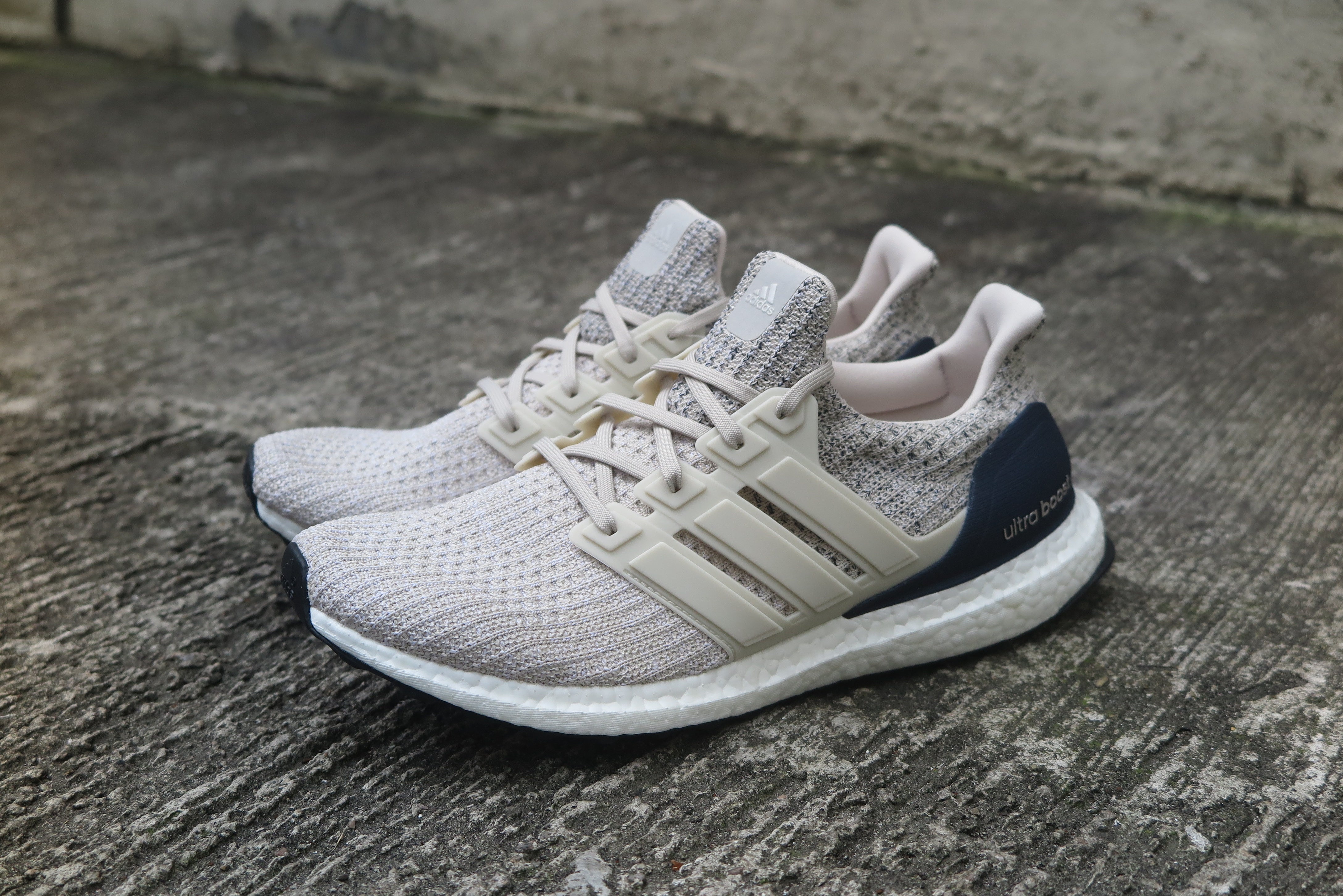 Adidas Ultra Boost 4.0 Iridescent Triple White BY1756, Yeezy