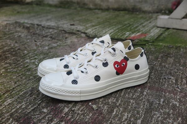 red polka dot converse