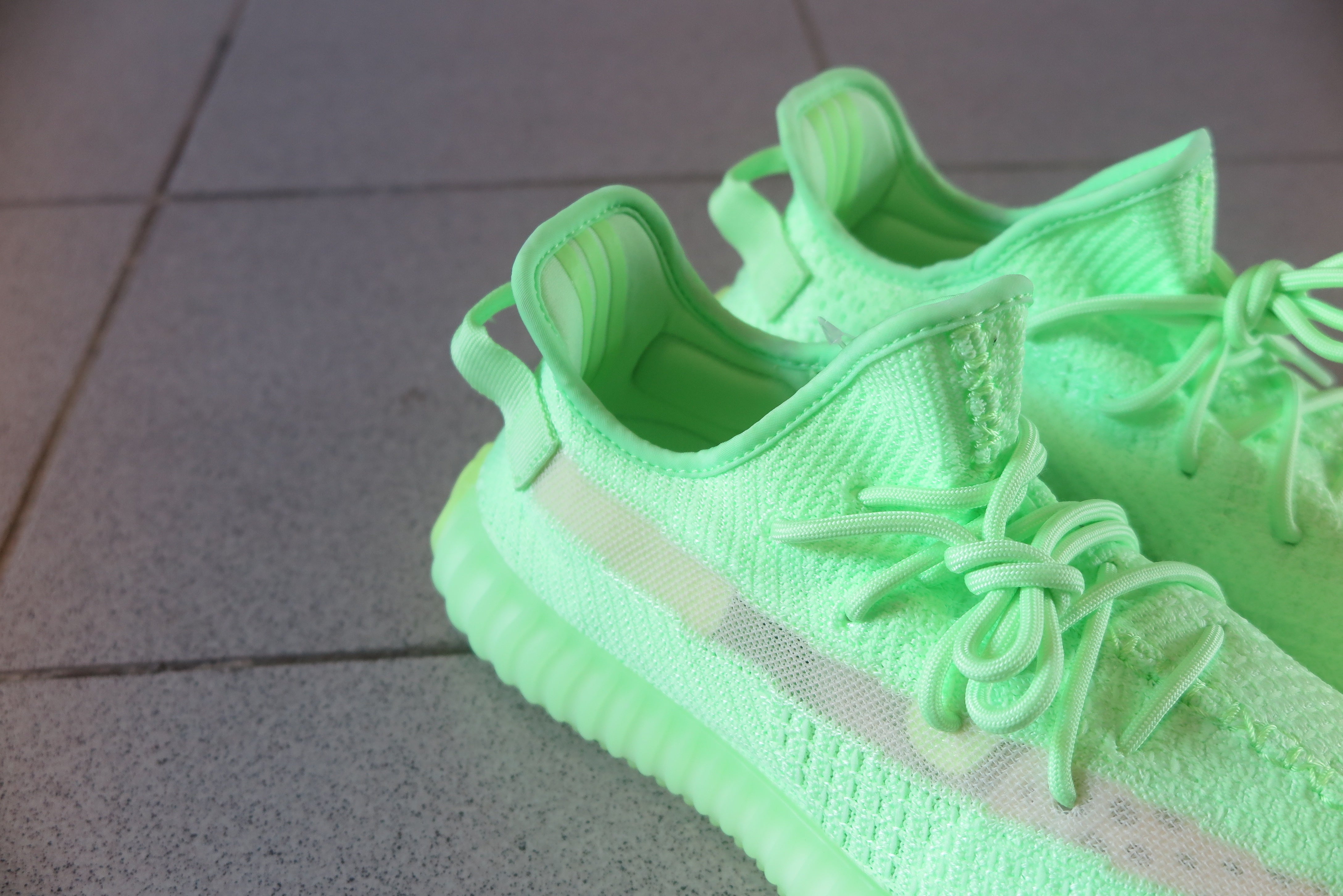 glow yeezy 350 v2