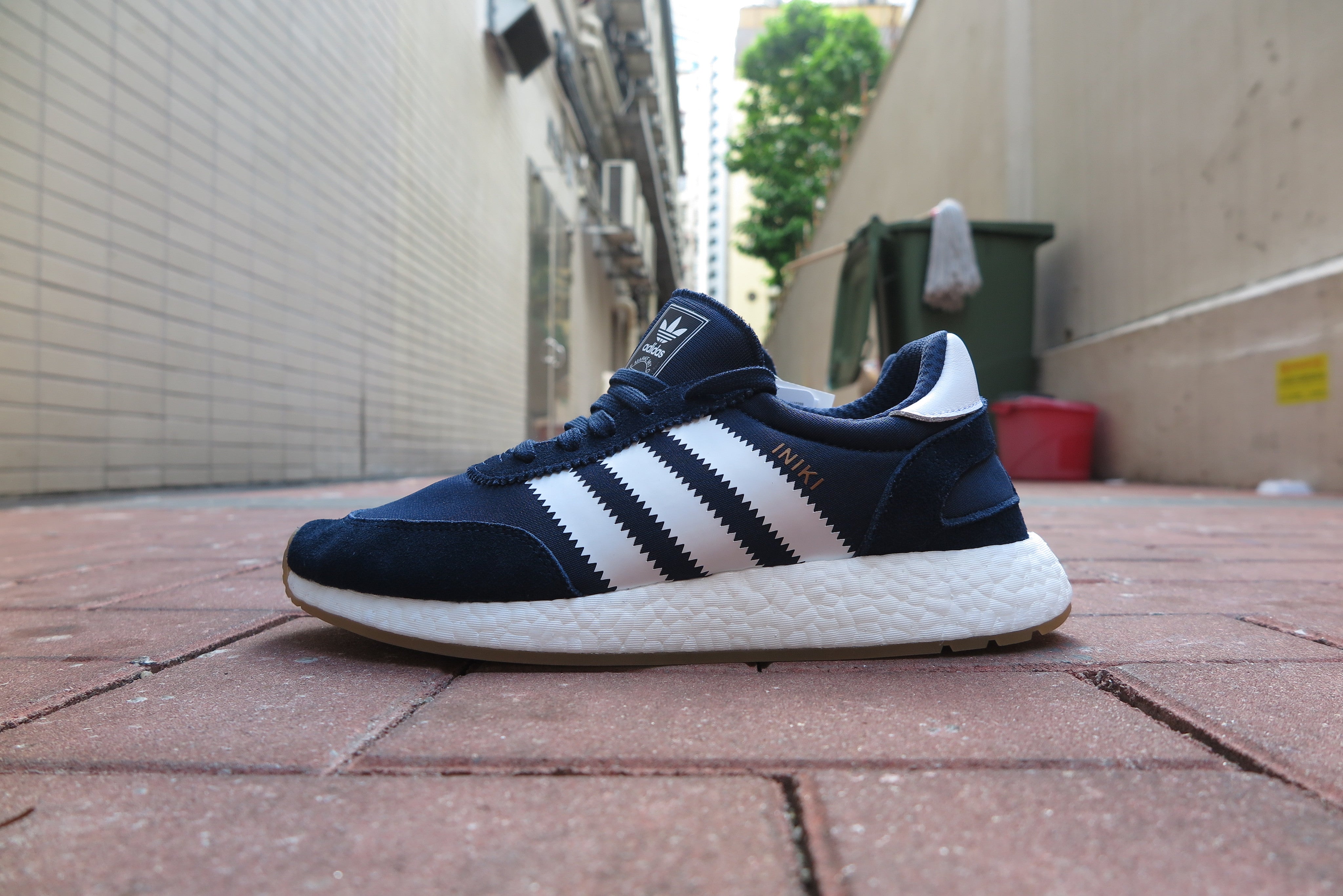 adidas I-5923(Iniki Runner Boost) - Collegiate Navy/Footwear White/Gum