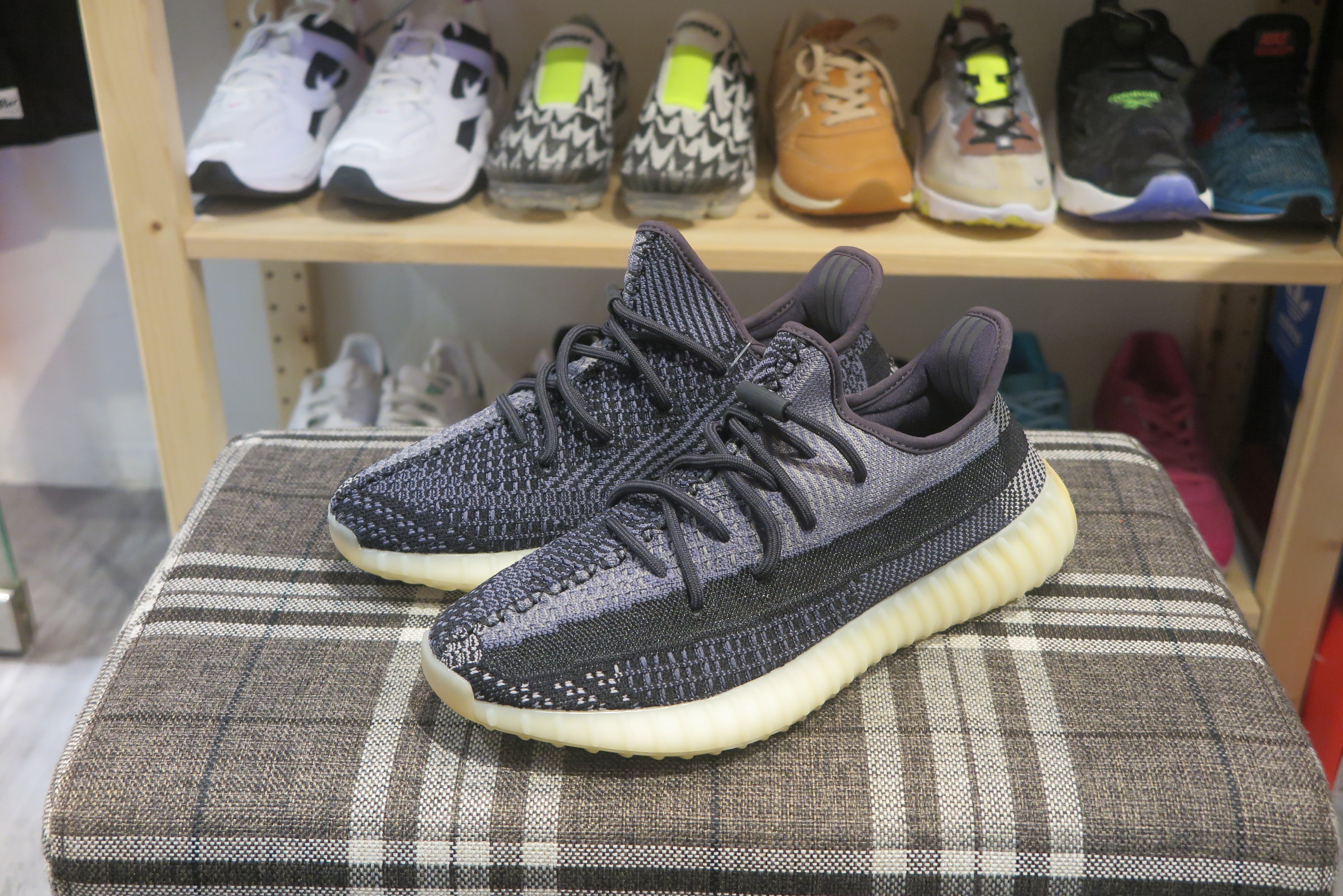 adidas Yeezy Boost 350 V2 - Carbon #FZ5000