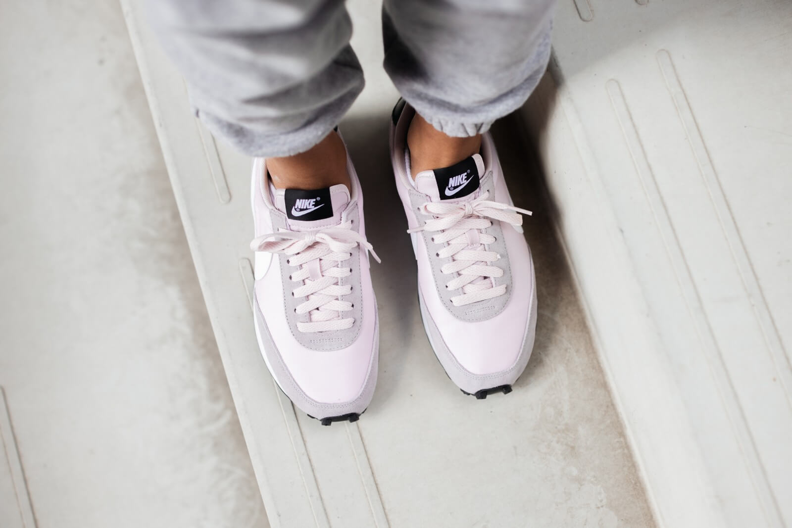 nike daybreak barely rose