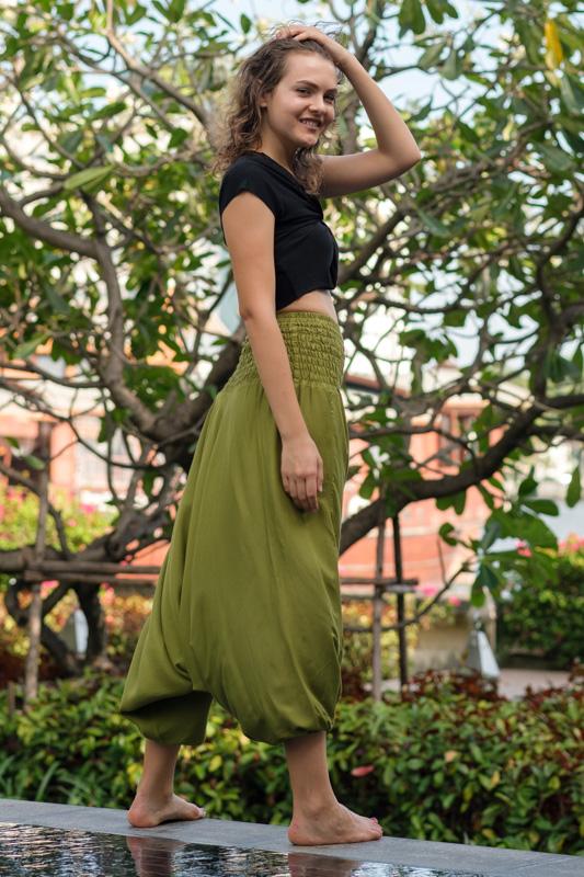 https://cdn.shopify.com/s/files/1/0862/2646/products/olive_green_classic_pants_1_2048x2048.jpg?v=1596656183