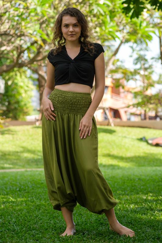 https://cdn.shopify.com/s/files/1/0862/2646/products/olive_green_classic_pants_3_2048x2048.jpg?v=1596655948