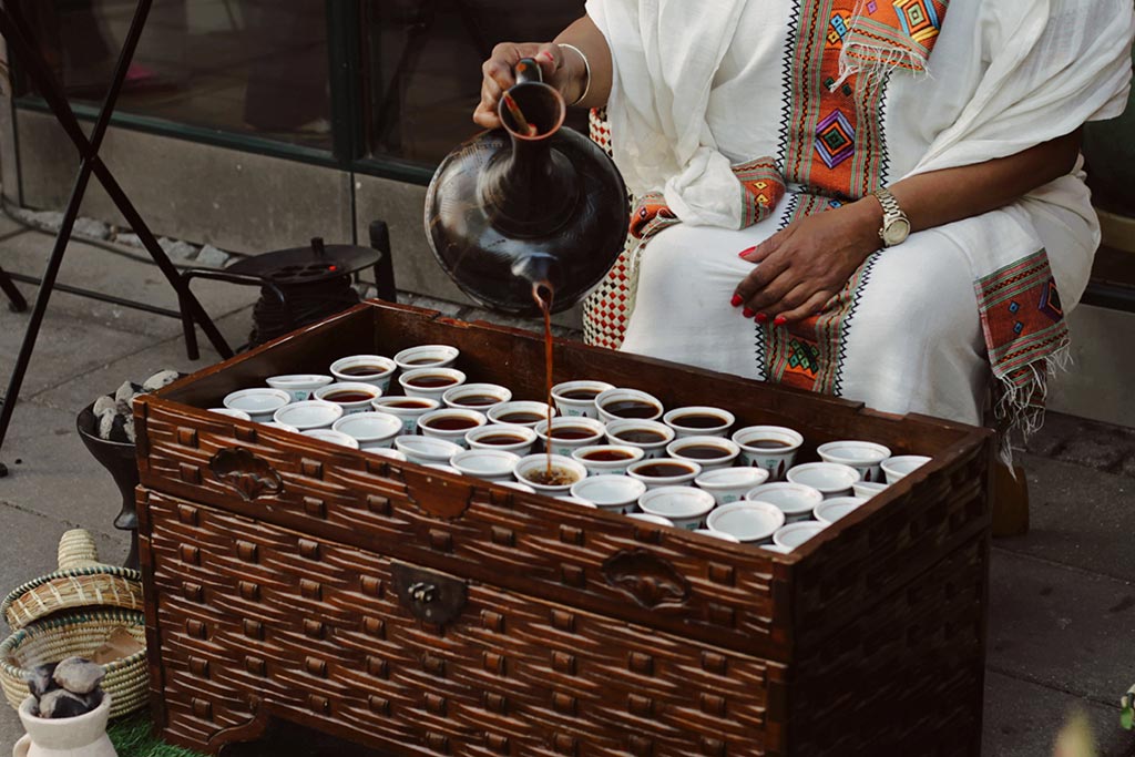 Wie trinkt man Kaffee in Äthiopien