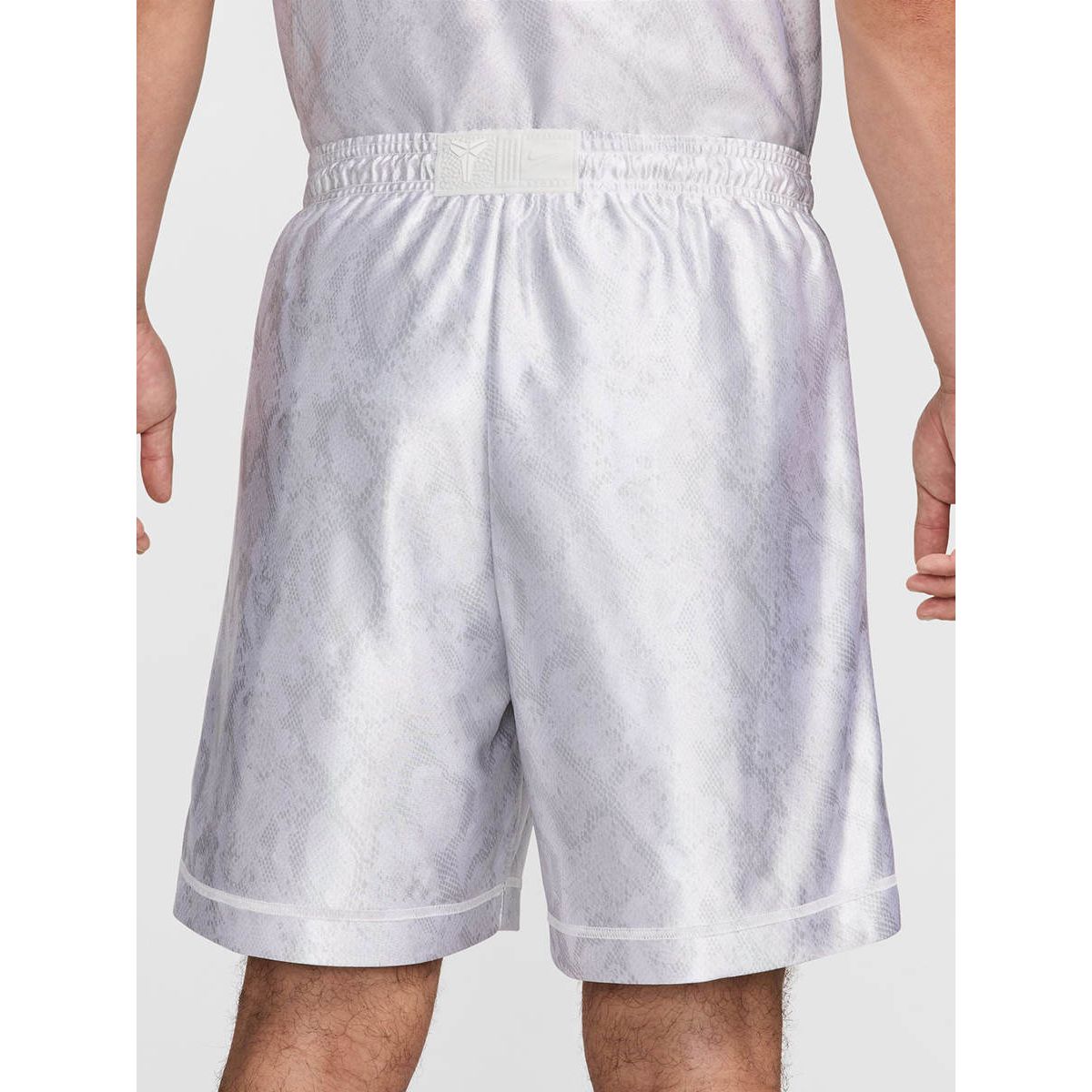 NIKE Kobe Dri-FIT Standard Issue Reversible 6" กางเกงบาสเกตบอลขาสั้นผู้ชาย (สีขาว (White))