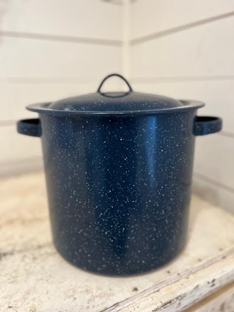 Vintage Oversized Enamel Pot with Lid – Jami Ray Vintage