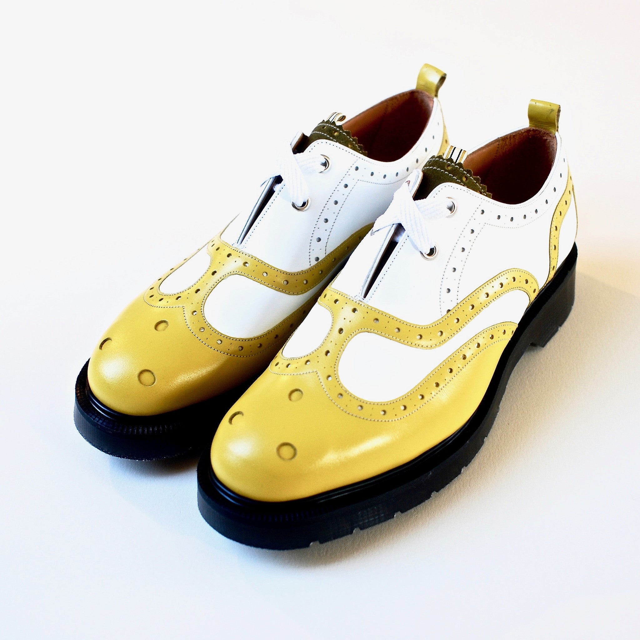 Shoe: Kaya Two Tone - (Yellow \u0026 White 