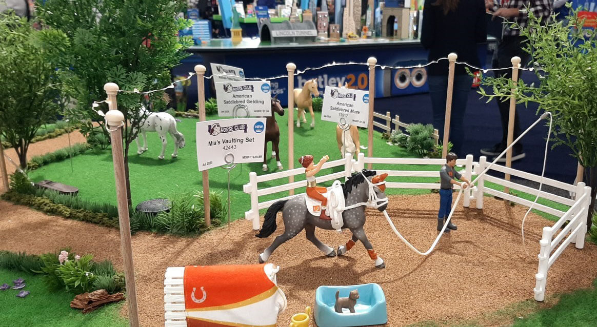 Schleich collectors put together a Schleich Horse Club diorama which features a horse farm.