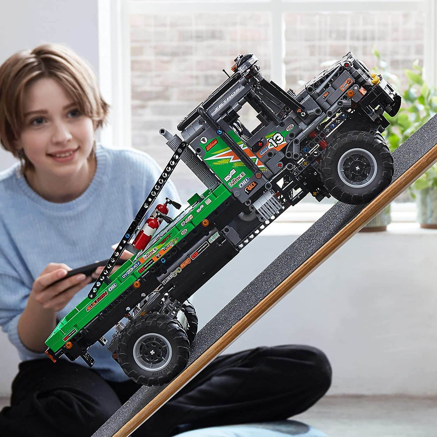 LEGO Technic 4x4 Mercedes-Benz Zetros Truck Set