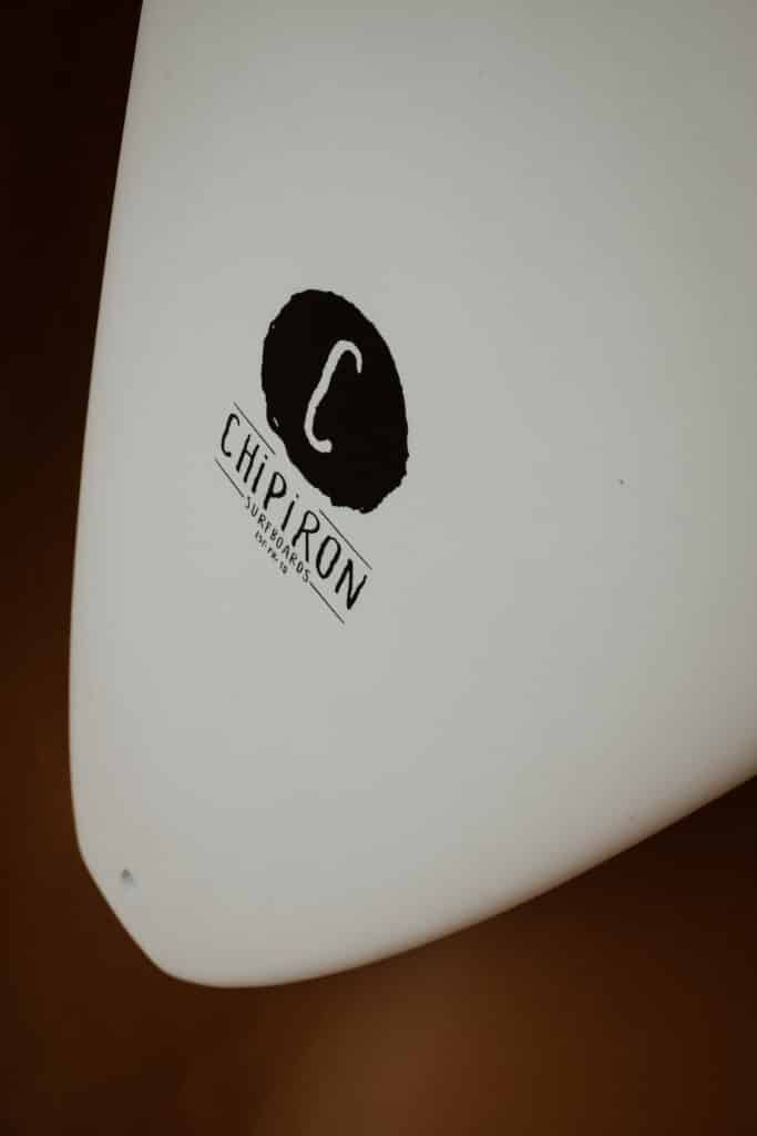 Détail tracker 7' en mousse par Chipiron Surfboards