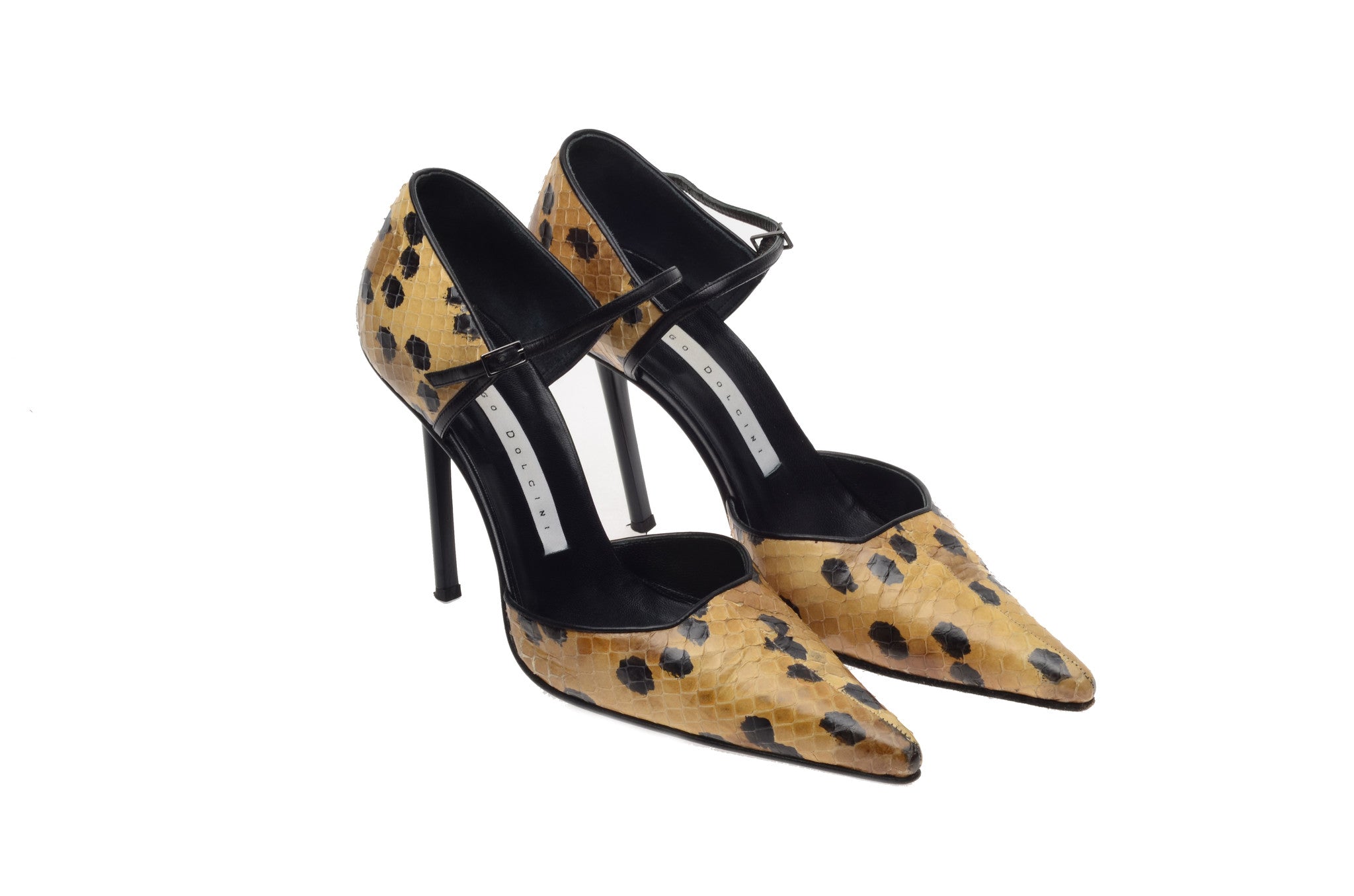 leopard pointed toe pumps