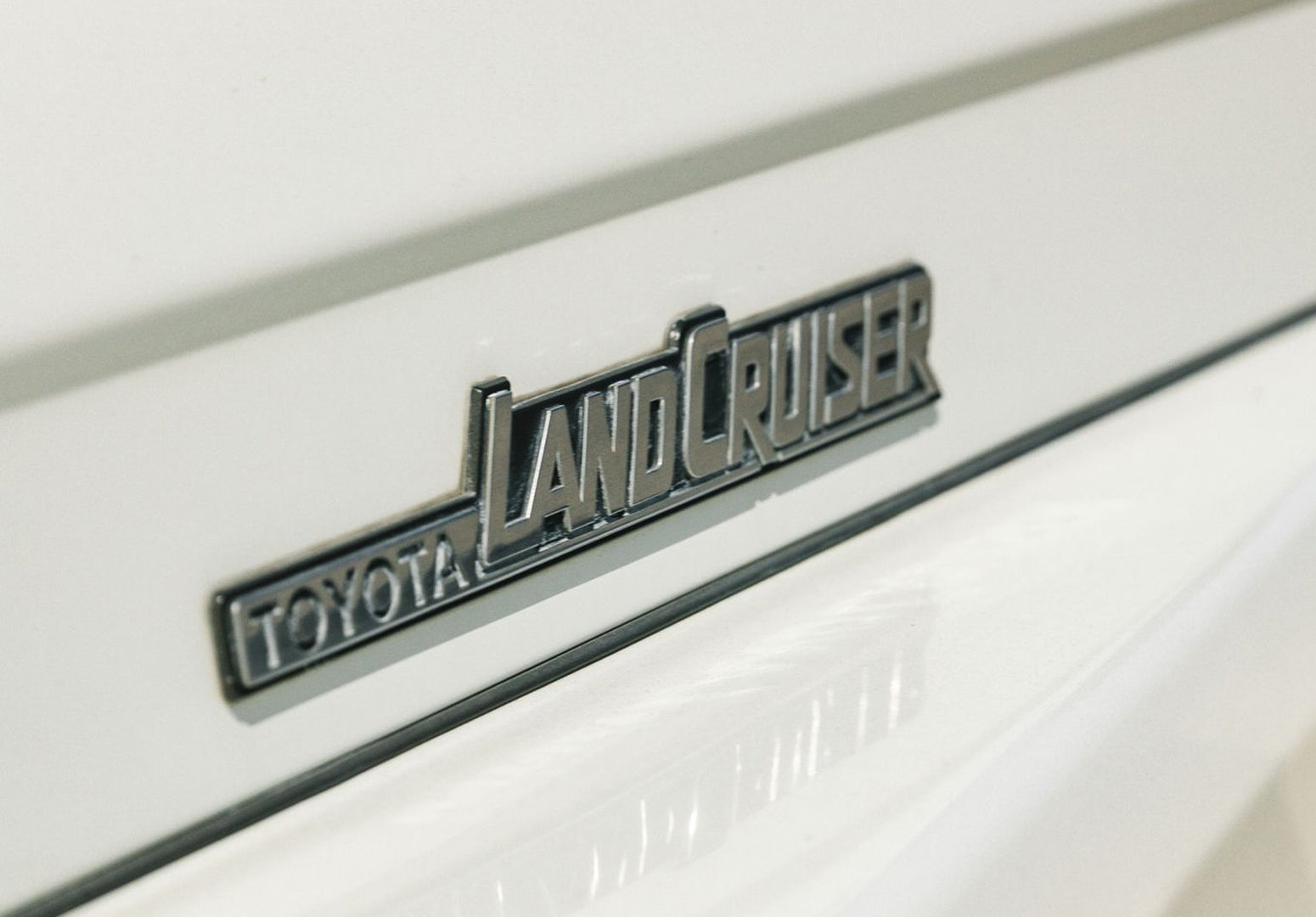 land cruiser logo font