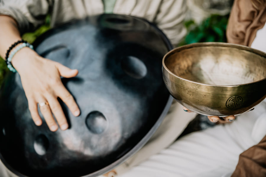 Playing handpan : techniques for beginners