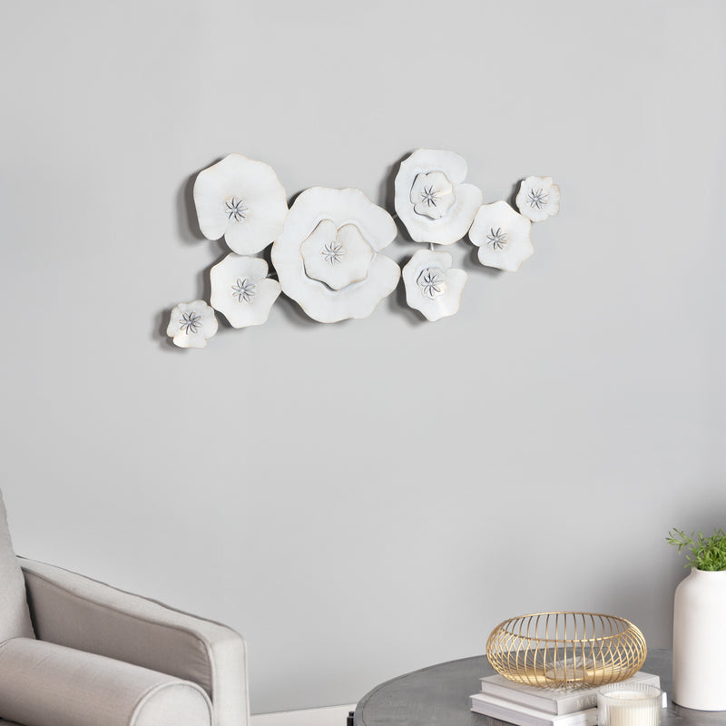 Stratton Home Decor Lily Pad Metal Wall Art