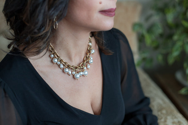Best Boxing Day Jewelry Sale 2020- a Carolily Finery statement necklace made from Swarovski crystal pearls and gold plated chain