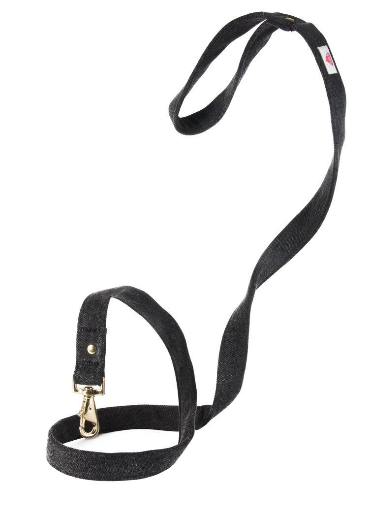 Shed Mom Jeans Leash in Black Denim