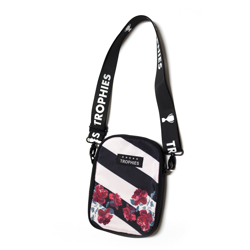 trophies la sling bag