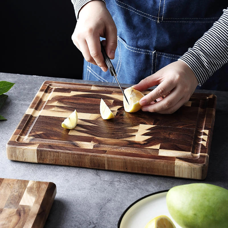 Solid Wood Cutting Board in Acacia for Kitchen Use
