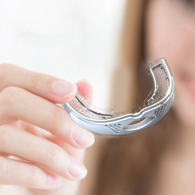 Anti-snoring device braces with food-grade silicone for comfortable wear