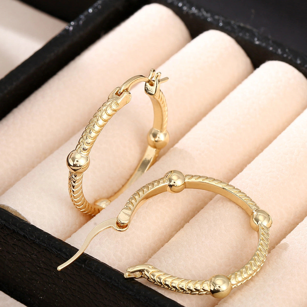 Retro Geometric Round Earrings in Gold, Silver, Rose Gold