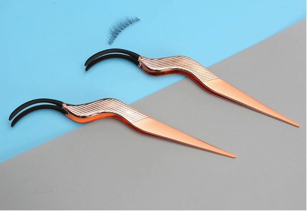 Rose Gold False Eyelash Curler Aid