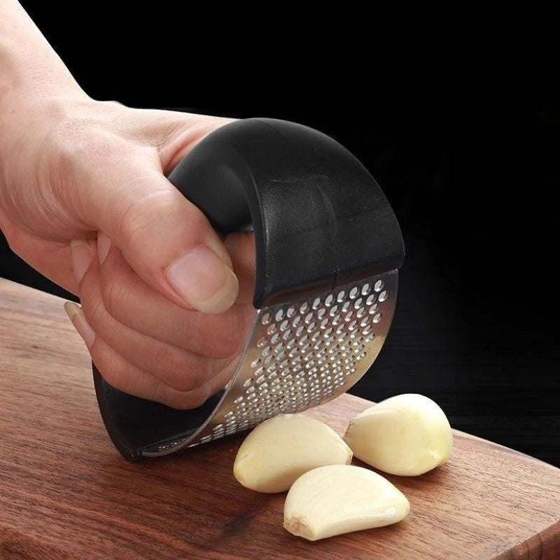 Stainless Steel Garlic Press with Ergonomic Handle for Effortless Mashing