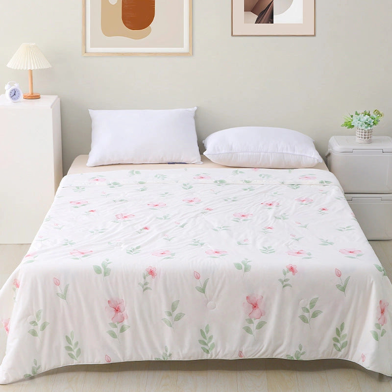 Machine Washable Ice Silk Thin Quilt with Cool Feeling Fabric