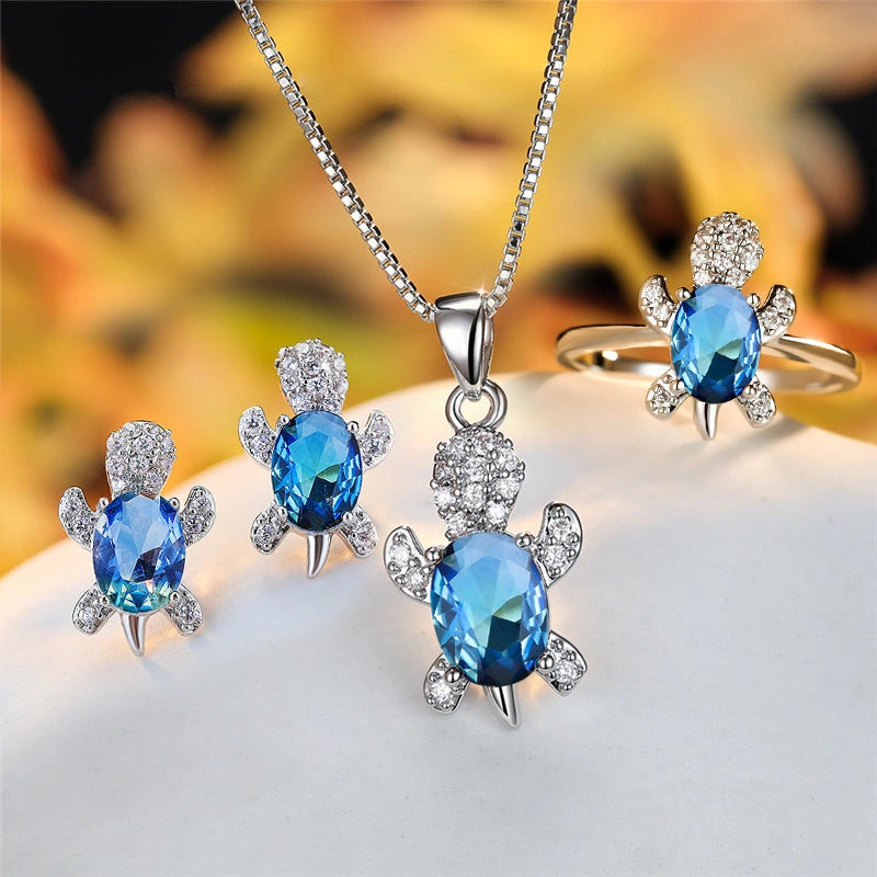 Stylish Turtle Pendant Necklace with Rainbow Stones