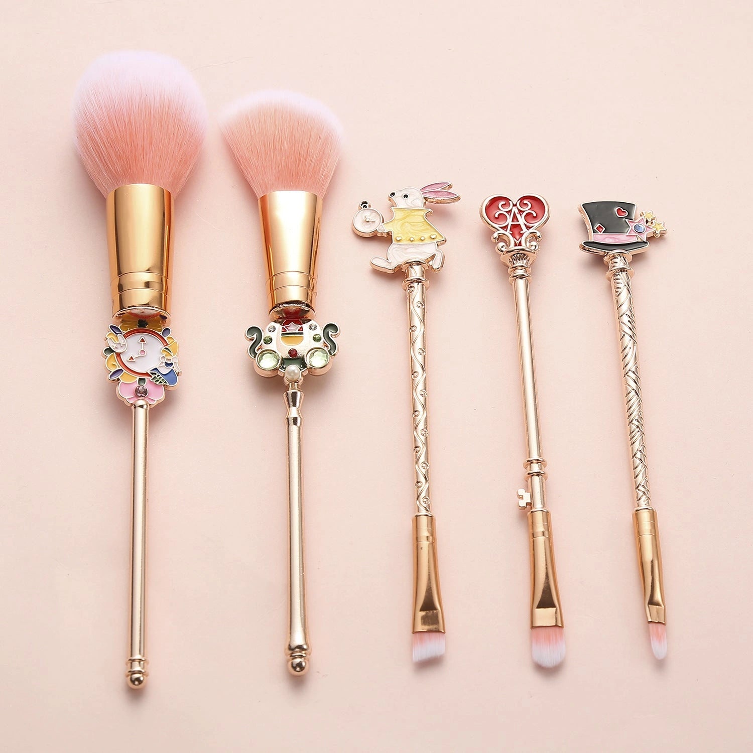 Alice makeup brush in rose gold or gold for precise application