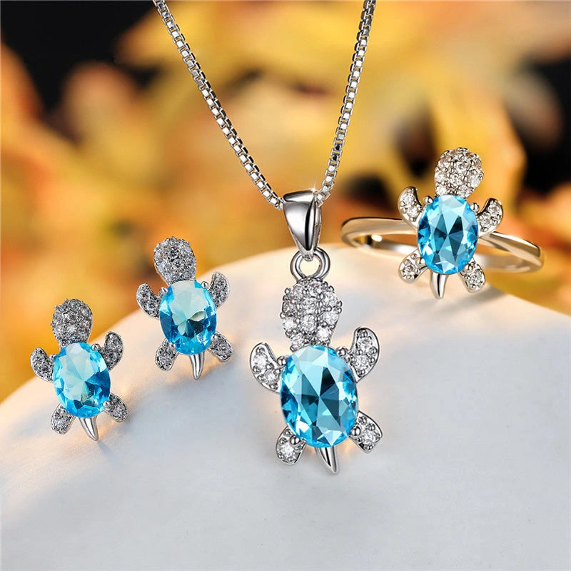 Stylish Turtle Pendant Necklace with Rainbow Stones