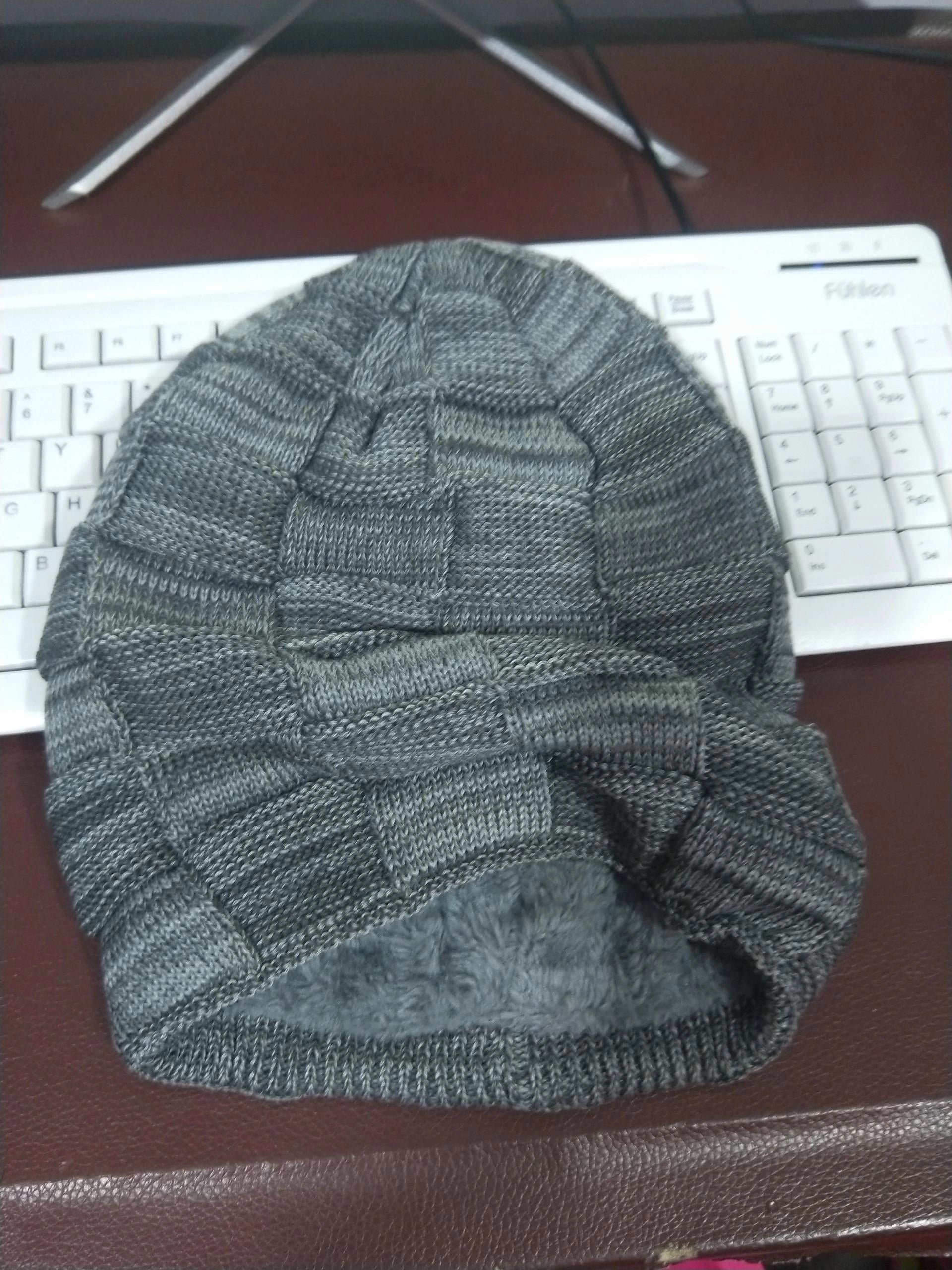 Unisex Wool Knitted Beanie for Winter Warmth and Style