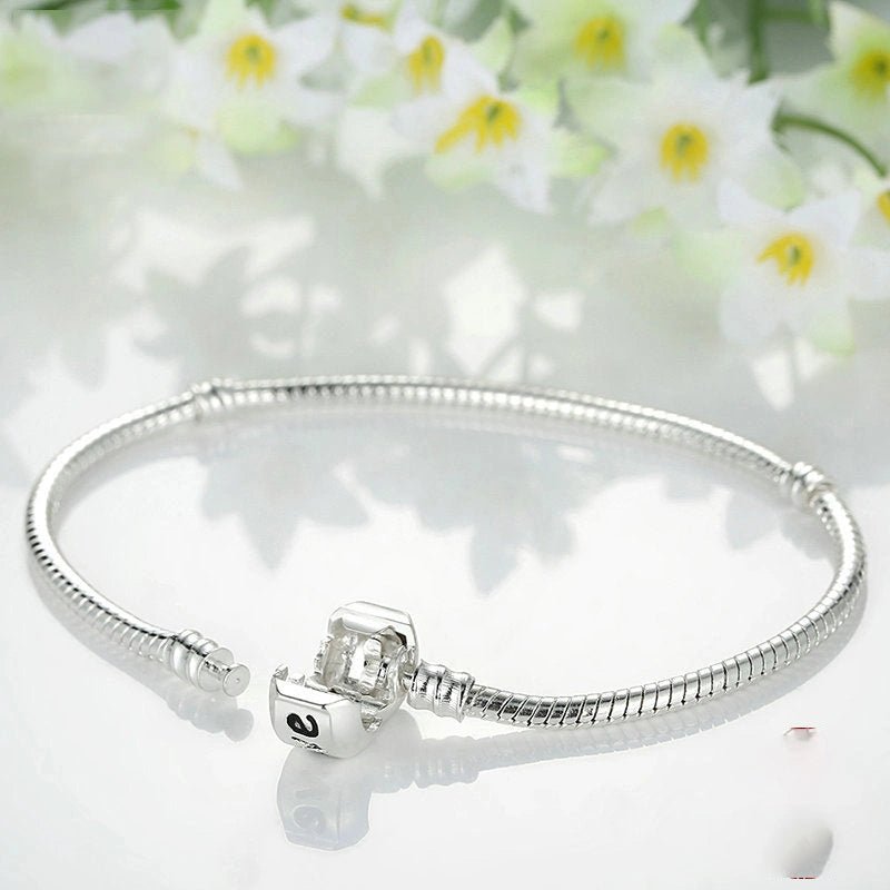 Silver beaded bracelet with copper electroplating for anti-fatigue