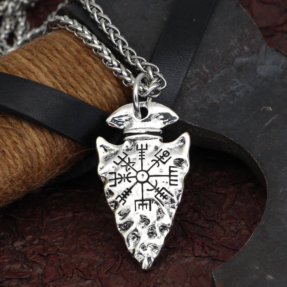 Alloy Compass Pendant Necklace with Twisted Piece Chain