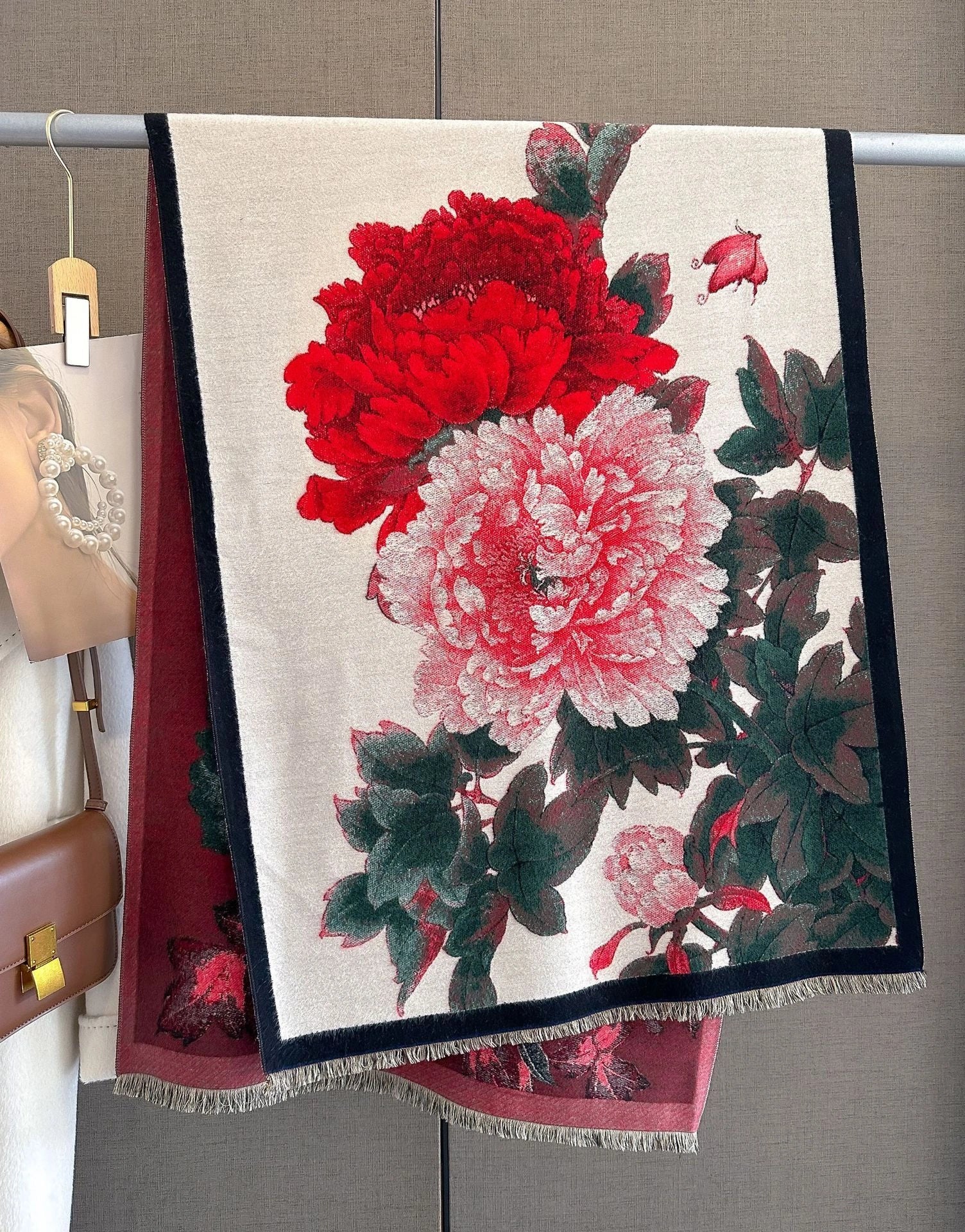 Retro Floral Imitation Cashmere Scarf for Women - Warm & Stylish