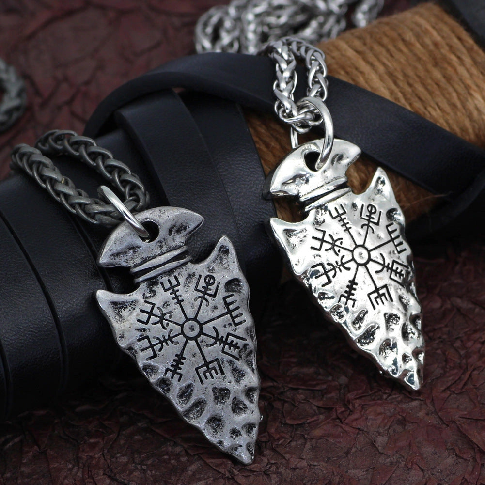 Alloy Compass Pendant Necklace with Twisted Piece Chain